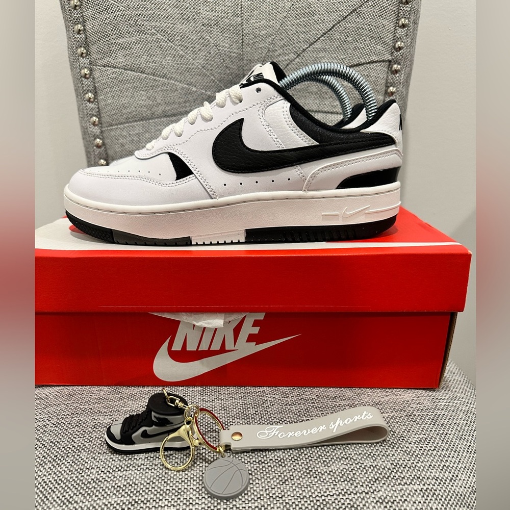 Nike Women’s Gamma Force Nike Sneakers Black & White DX9176-100, Size 8.5